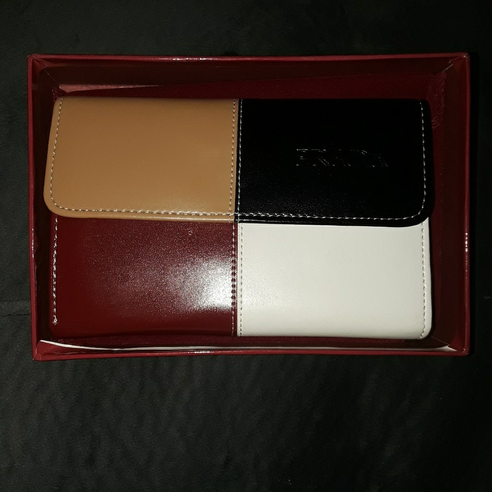 prada wallet